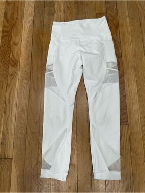 Lululemon Women’s Mesh In Motion Crop *23" White Leggings - Size 4
